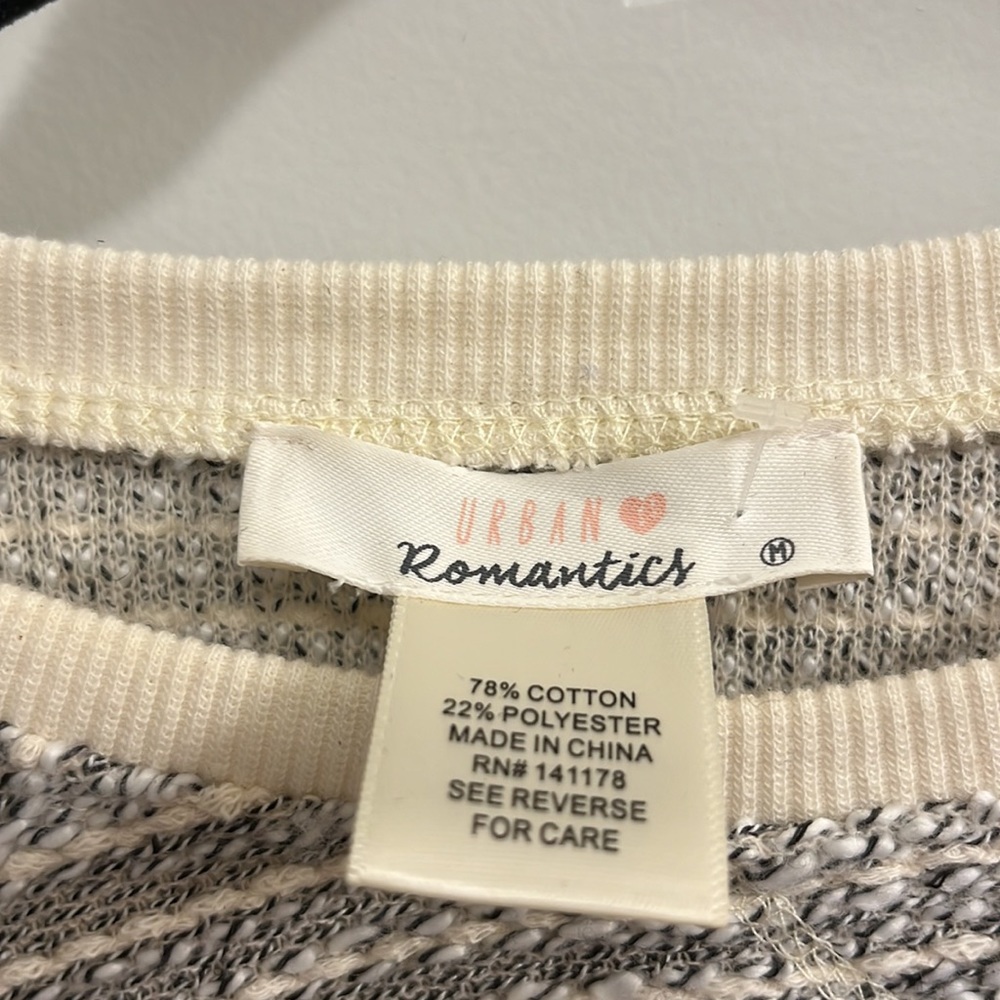 Womens Cropped Urban Romantics Sweater - Picture 3 of 3